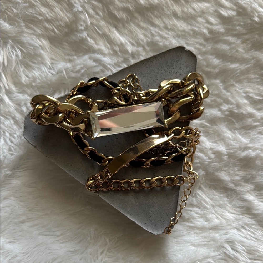 Elegant Gold Chain Bracelet With Crystal Accent